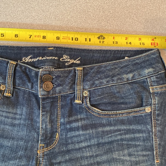 American Eagle - Artist stretch cropped jeans. Size 6 - Picture 8 of 12